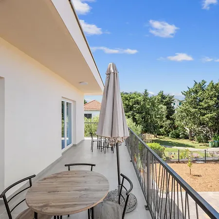 Magnolia With Jacuzzi ピロヴァッツ