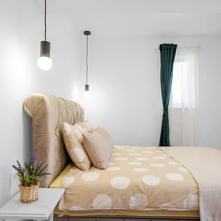 Magnolia With Jacuzzi ヴィラ *