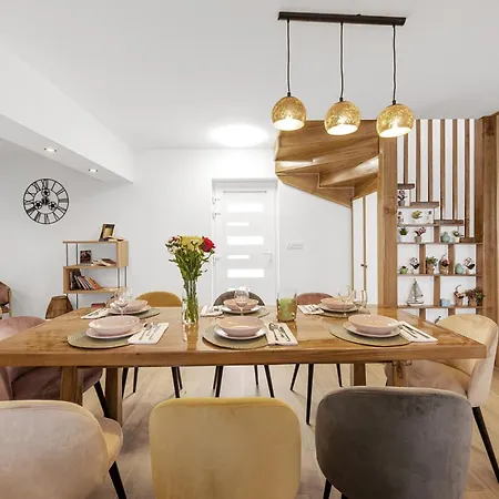 Magnolia With Jacuzzi ヴィラ ピロヴァッツ