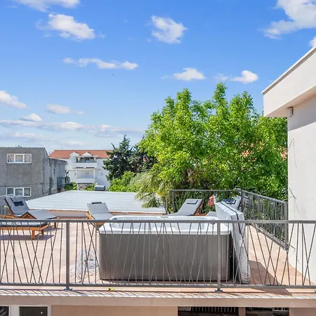 Magnolia With Jacuzzi