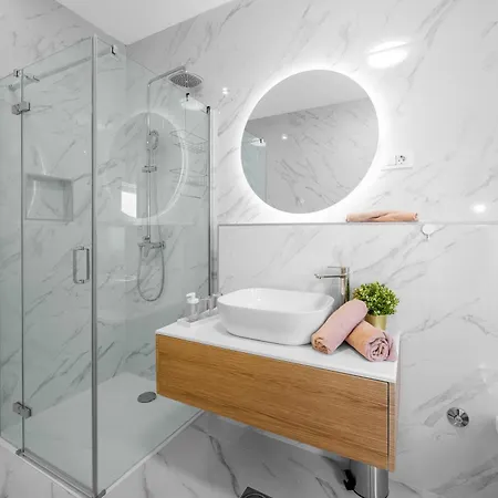 Magnolia With Jacuzzi Villa *