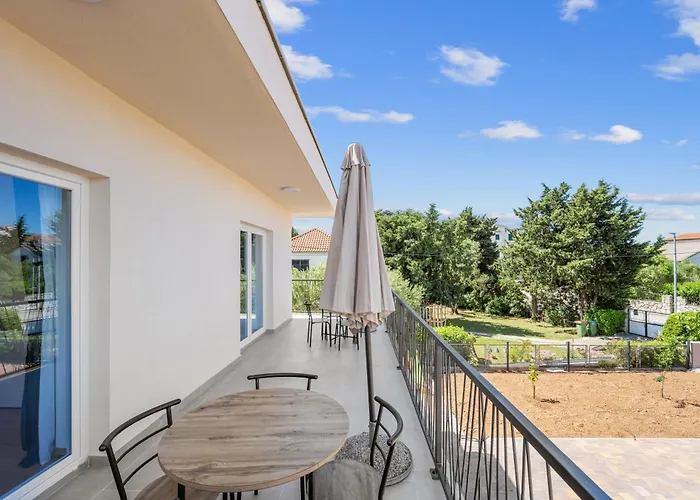 Magnolia With Jacuzzi ピロヴァッツ