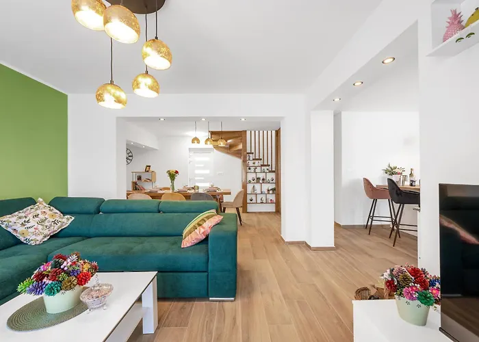 ヴィラ Magnolia With Jacuzzi ピロヴァッツ