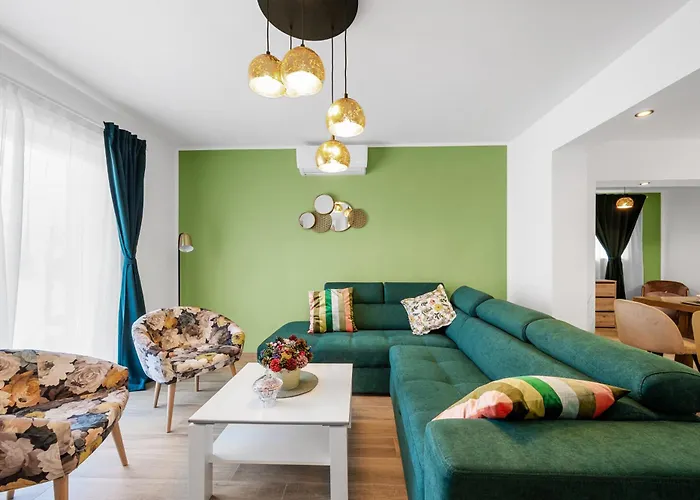 Magnolia With Jacuzzi ピロヴァッツ