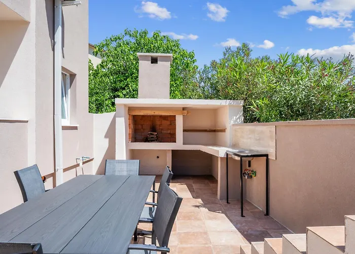 Magnolia With Jacuzzi ピロヴァッツ